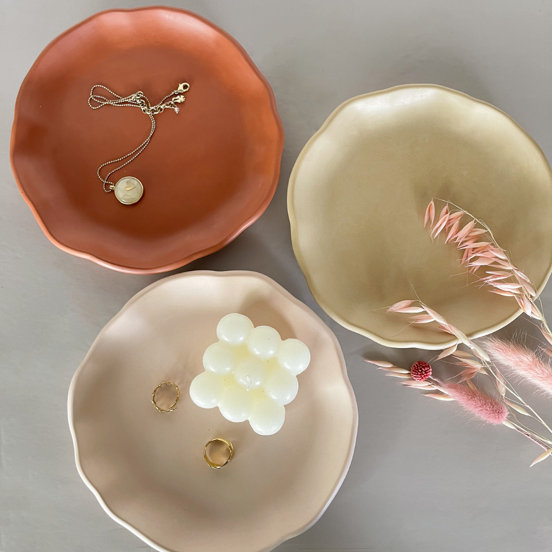 Ruffle Minimalist Plate image 0