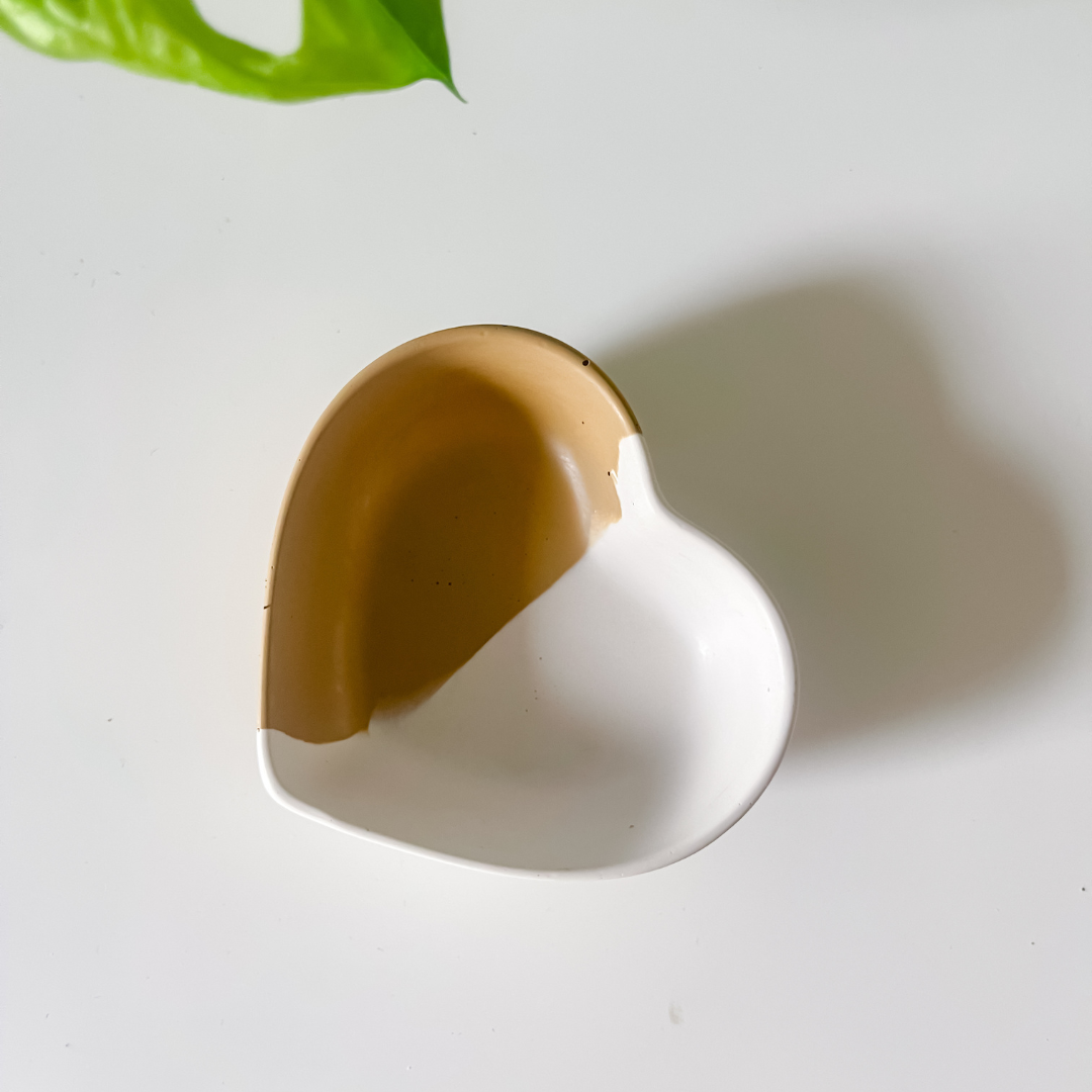 Two Tone Small Heart Dish image 2