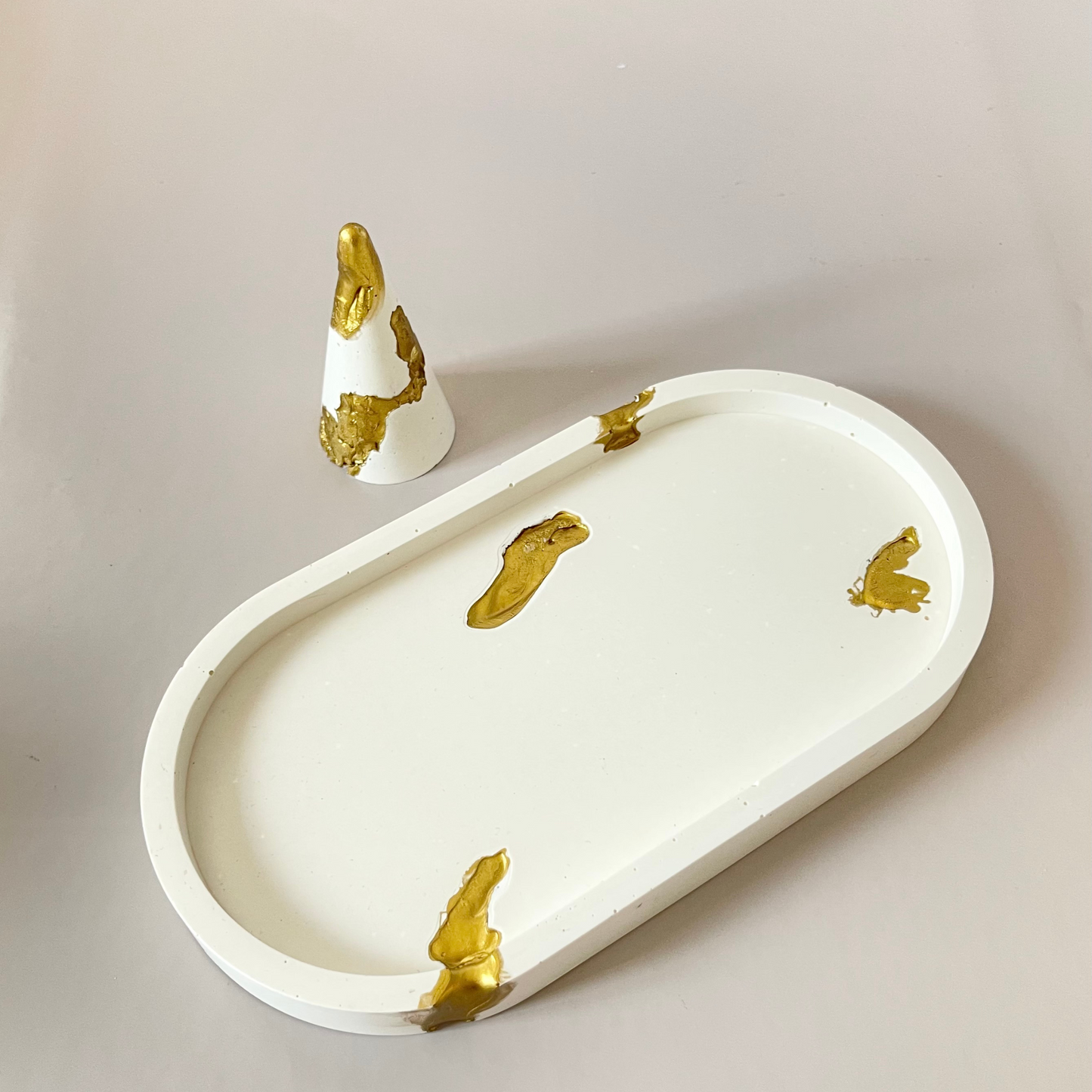 Melted Gold Ring Holder Cone image 3