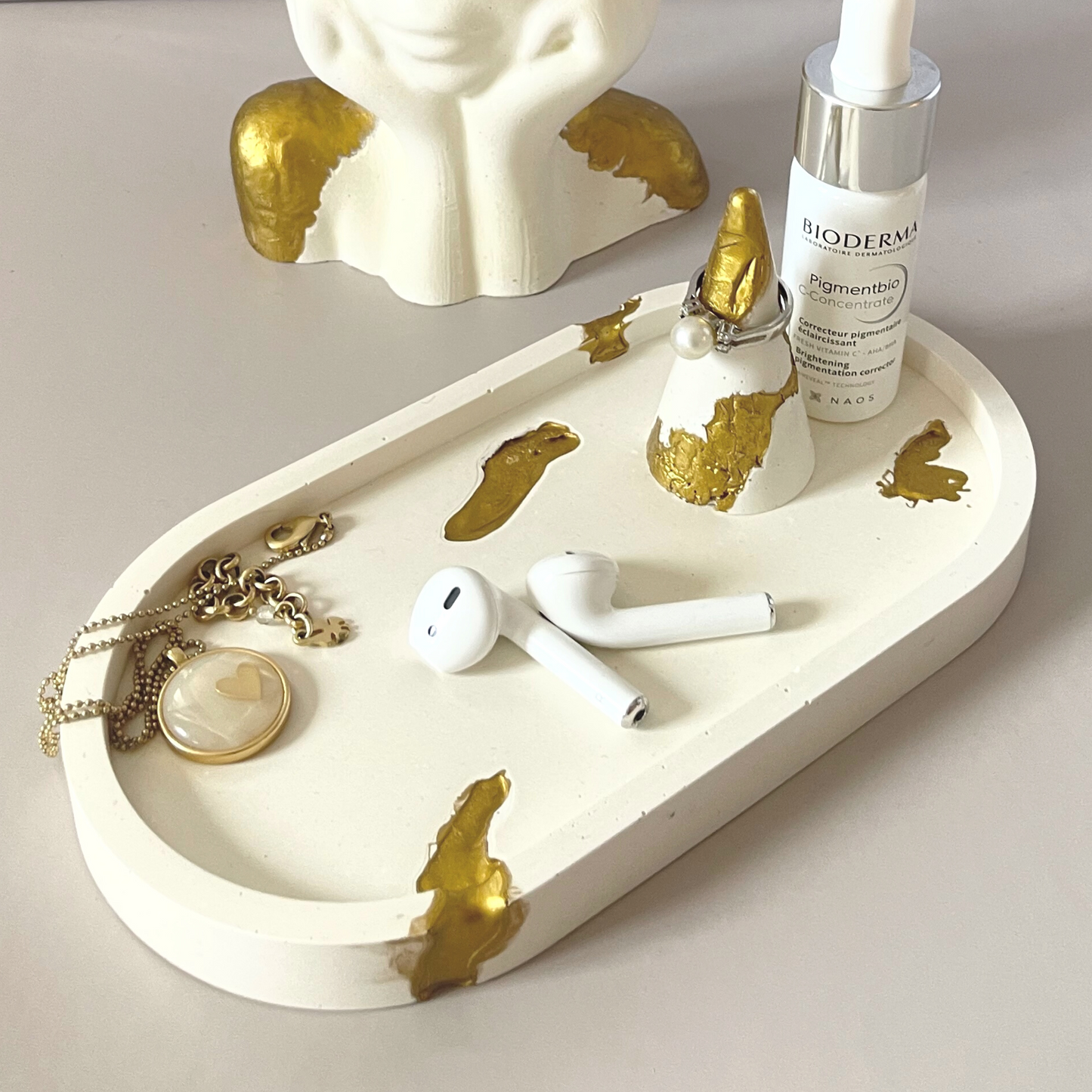 Melted Gold Ring Holder Cone image 1