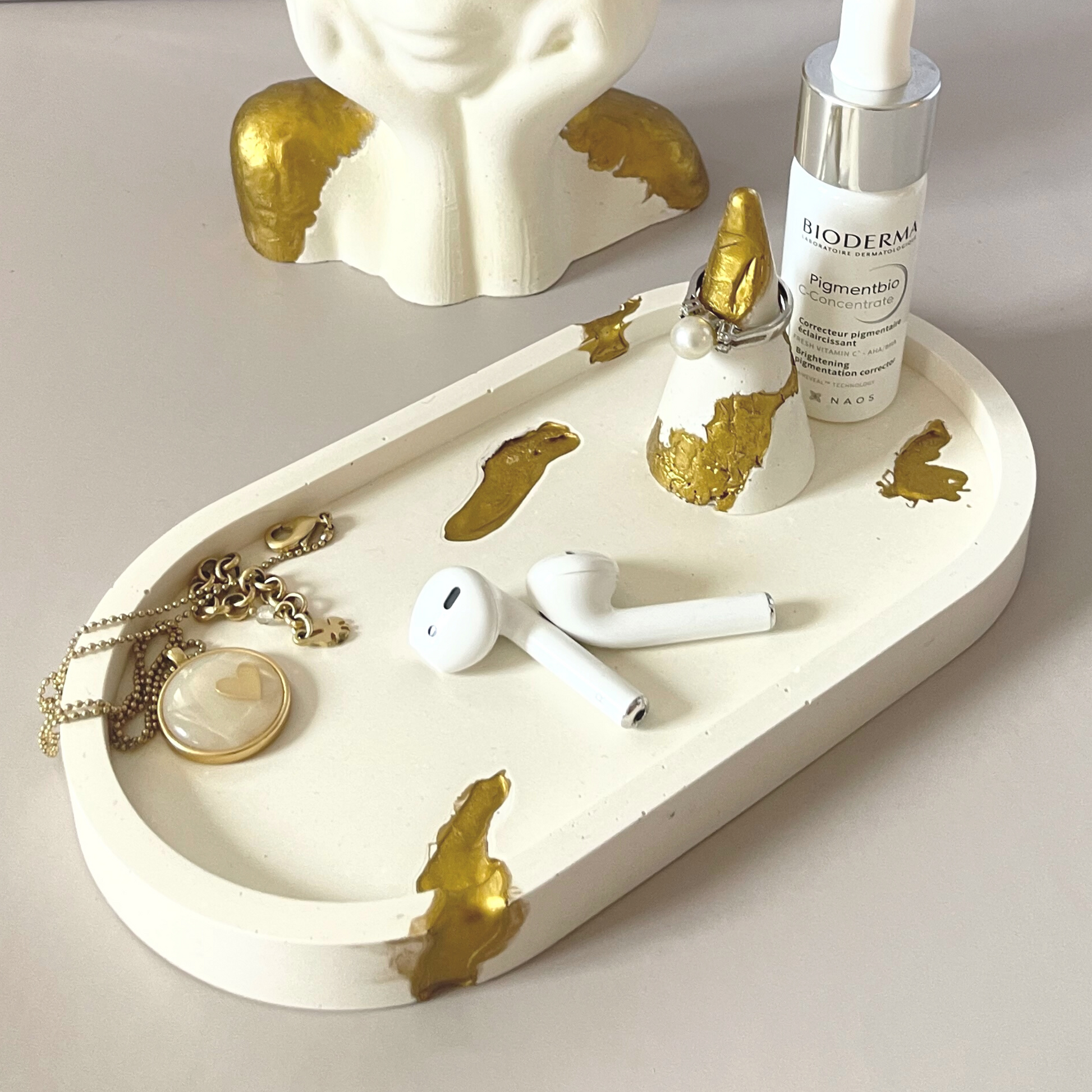 Melted Gold Ring Holder Cone image 1