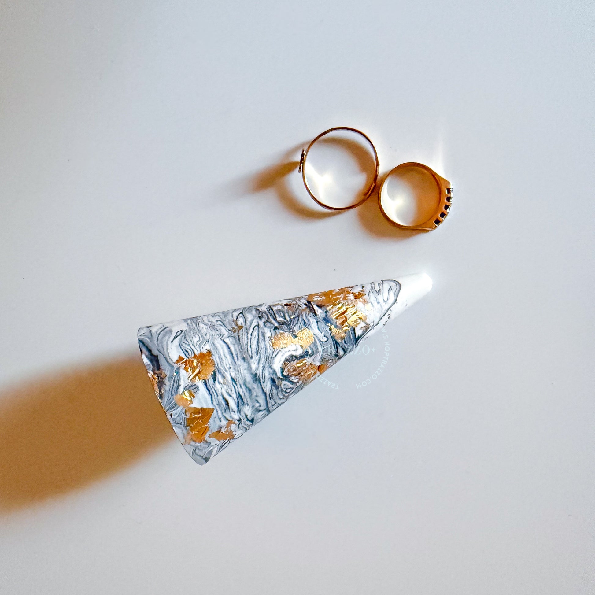 Marbled Gold Leaf Ring Holder Cone image 3