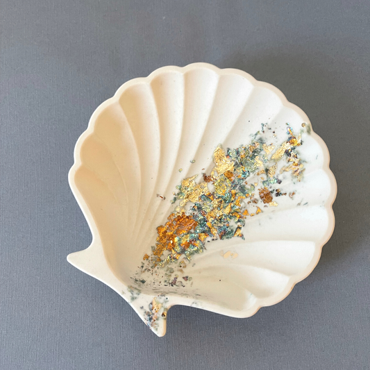 Multicolored Gold Leaf Seashell Trinket Dish image 0