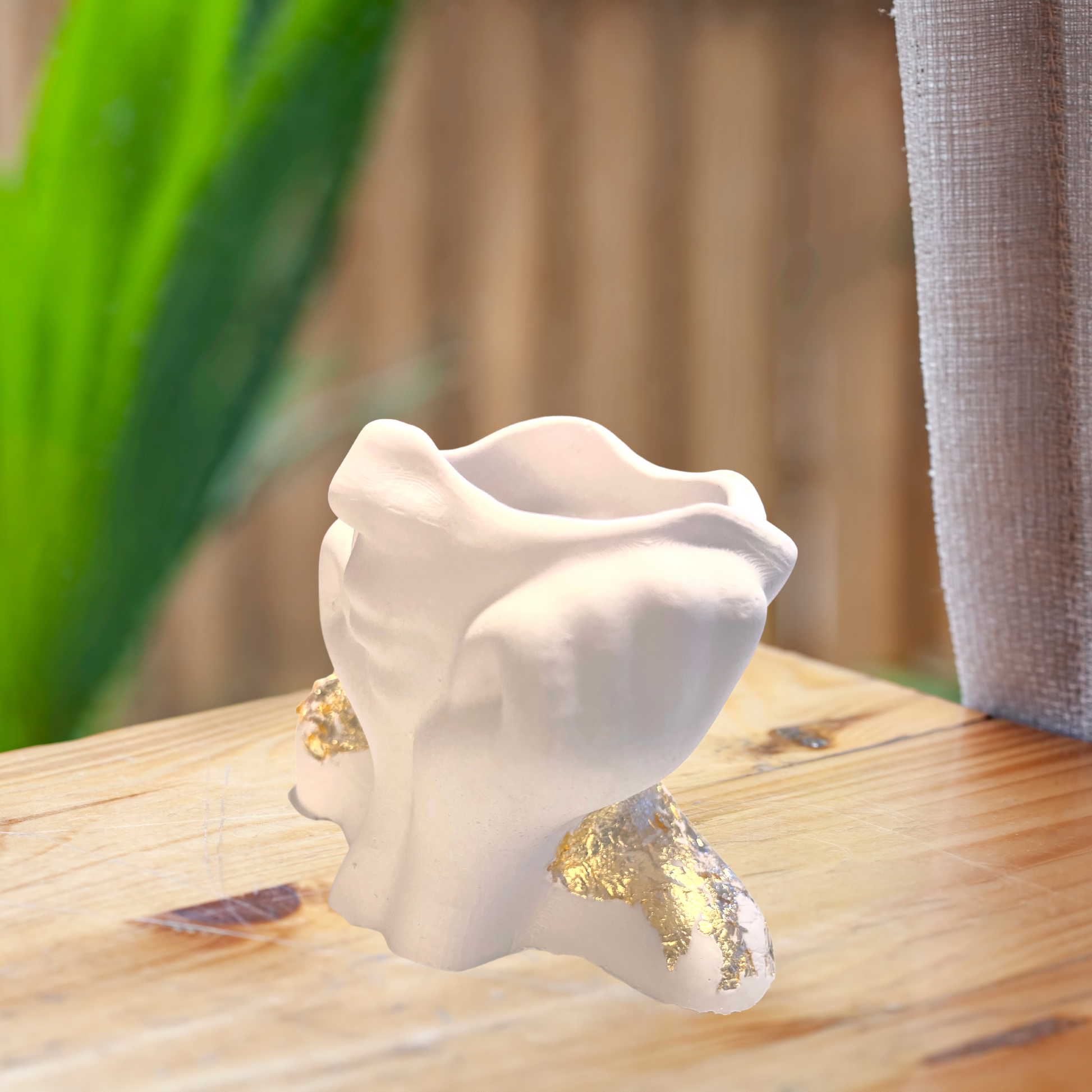 Mauve Daydream Bust Planter image 2