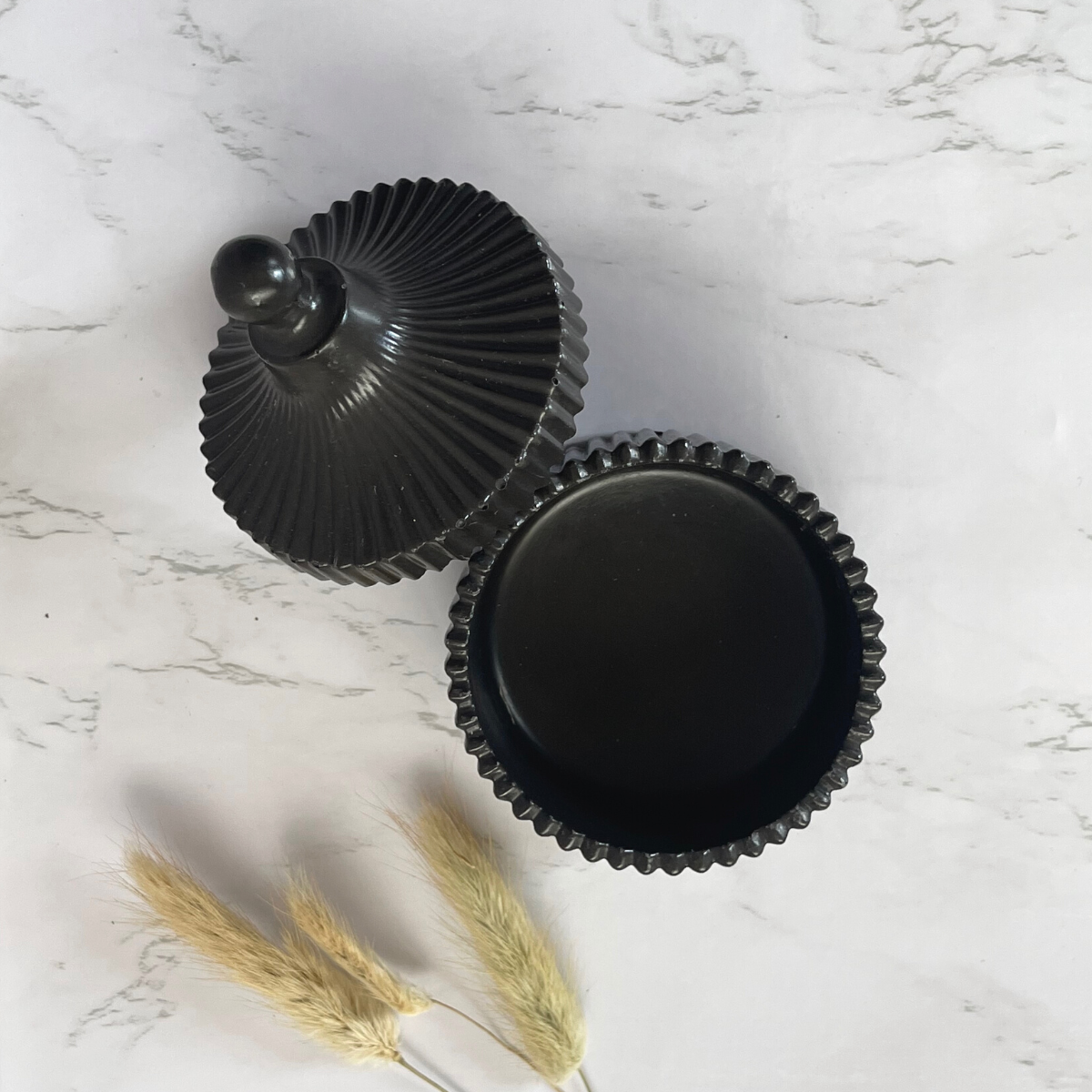 Small Ridged Round Trinket Storage Box image 3