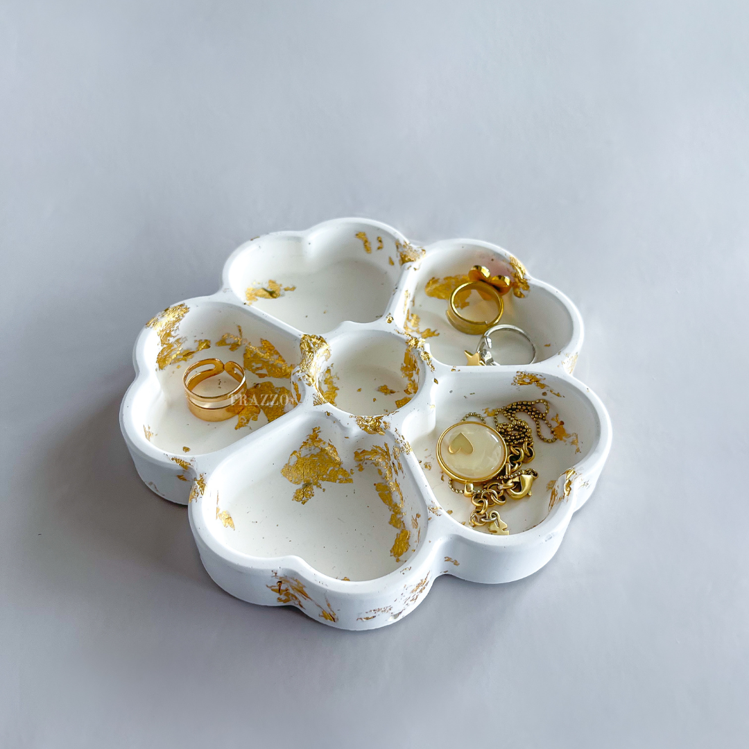 Gilded Clover Jewelry Organizer image 1