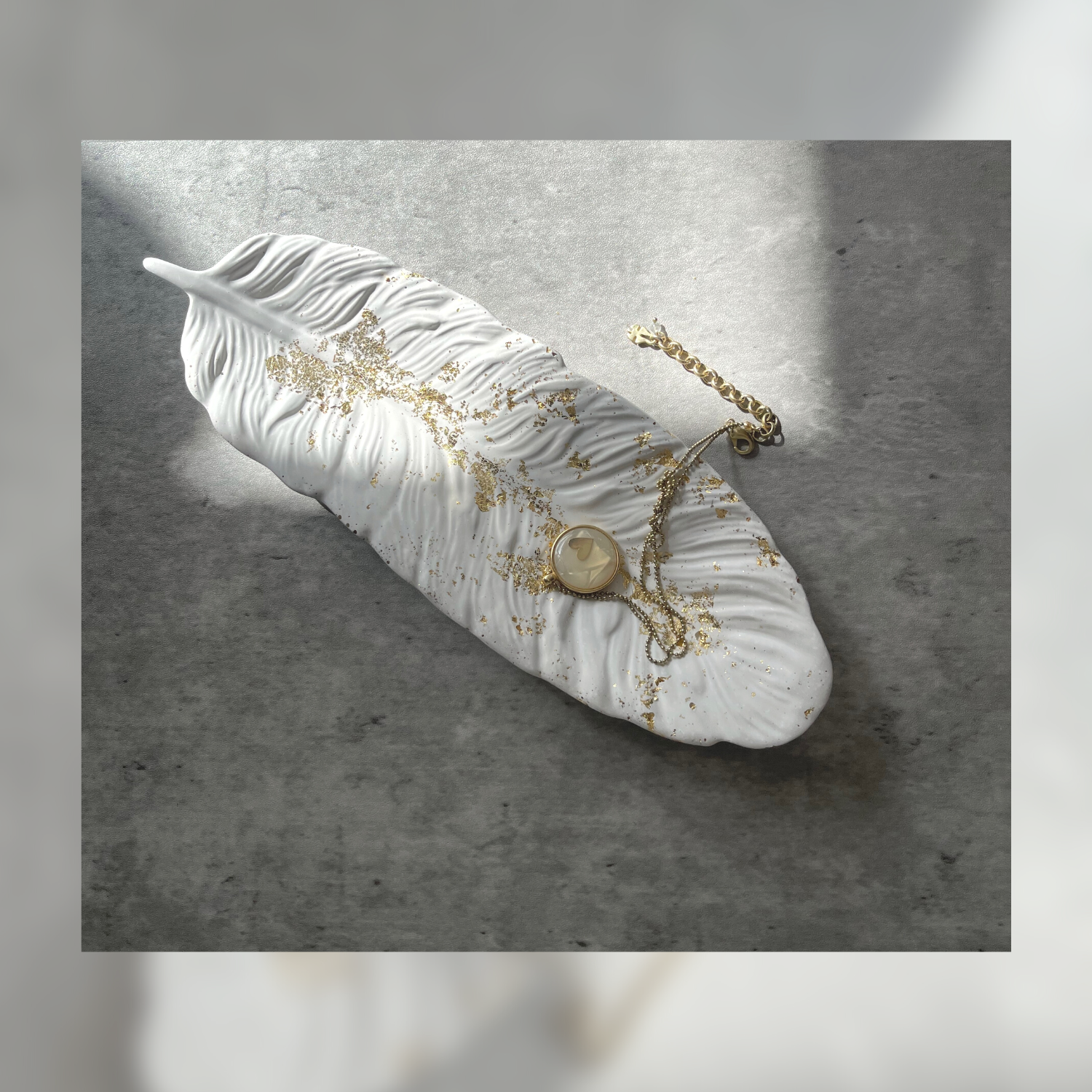 Golden Feather Dish image 4
