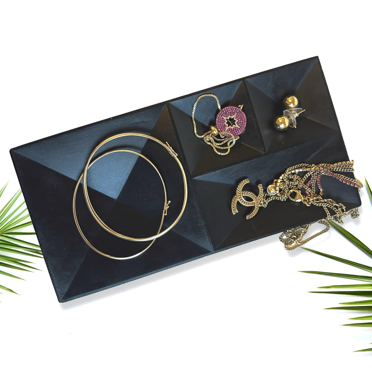 Marbleized Geometric Jewelry Organizer image 1