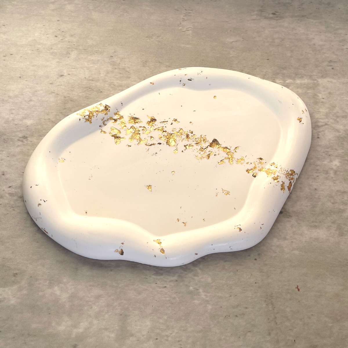 Oval Cloud Tray image 1