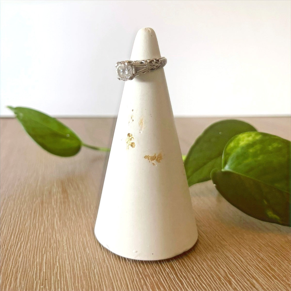 Gold Leaf Ring Holder Cone image 2