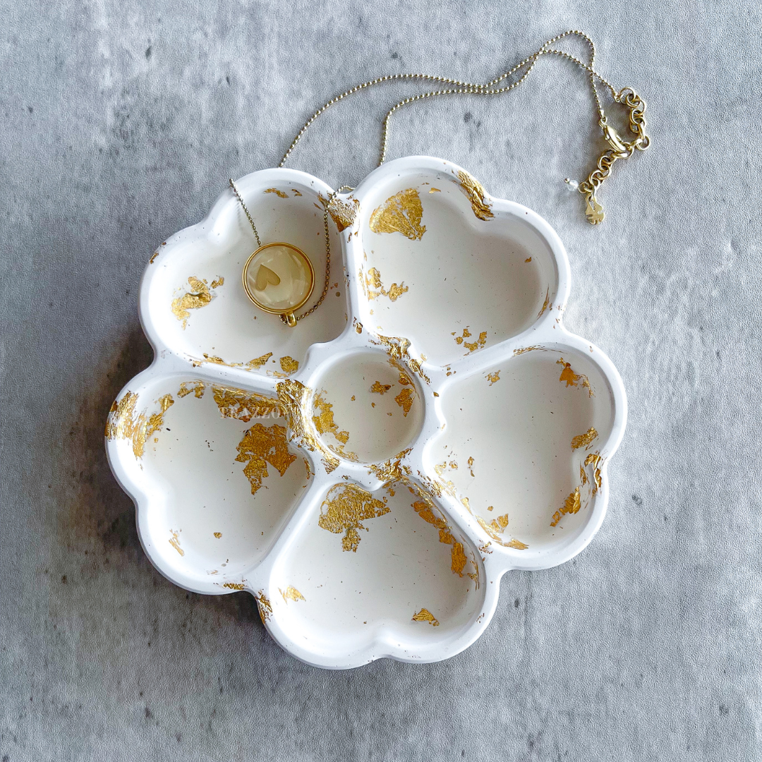 Gilded Clover Jewelry Organizer image 5